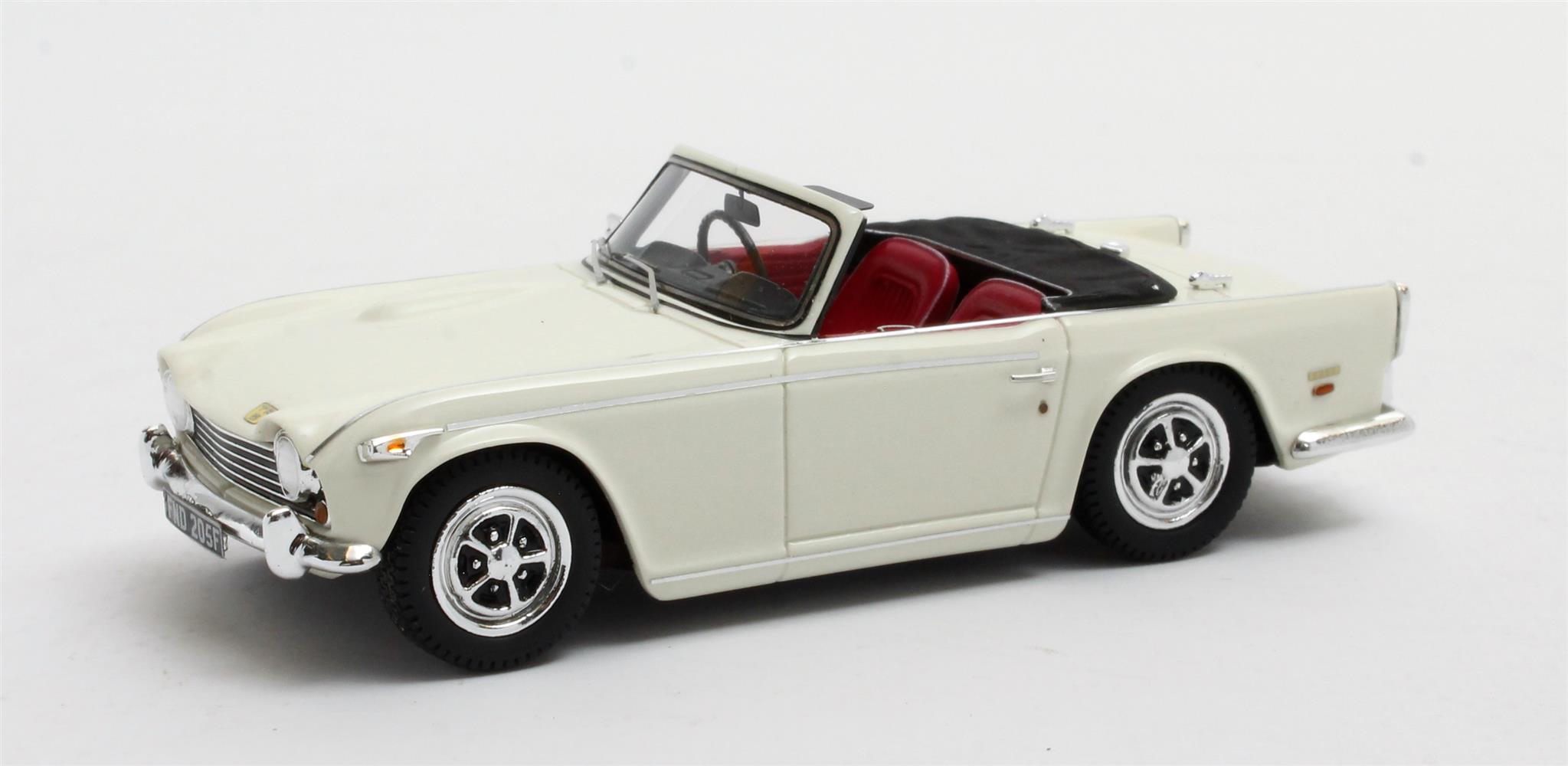 Triumph TR5 p.i. 1967-1968 Wit - 1:43